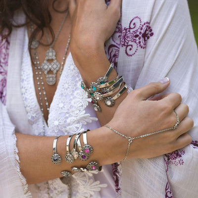Swarovski Crystal Open Cuff in silver finish with Zircon Swarovski crystal | Modern boho jewelry | Criscara